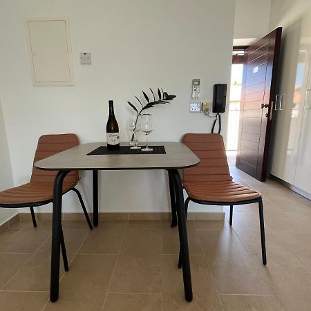 Papho'S Mare Apts Paphos Exterior foto