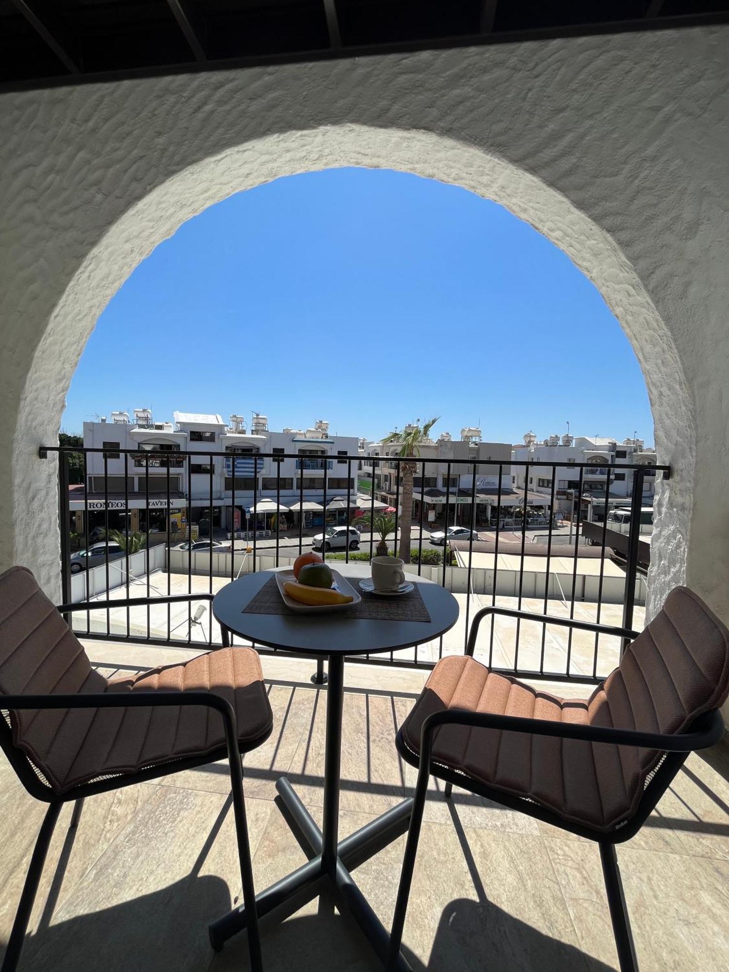 Papho'S Mare Apts Paphos Exterior foto